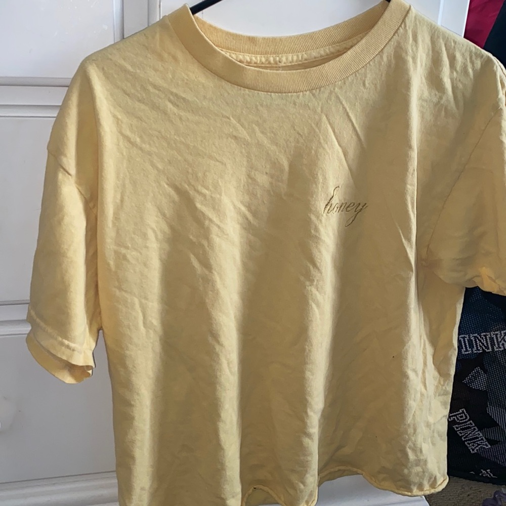 Brandy Melville graphic honey tshirt